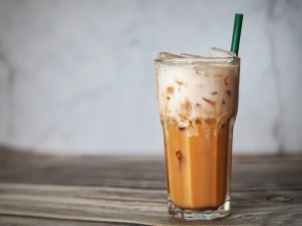 Bir bardak Tayland buzlu çayı.
