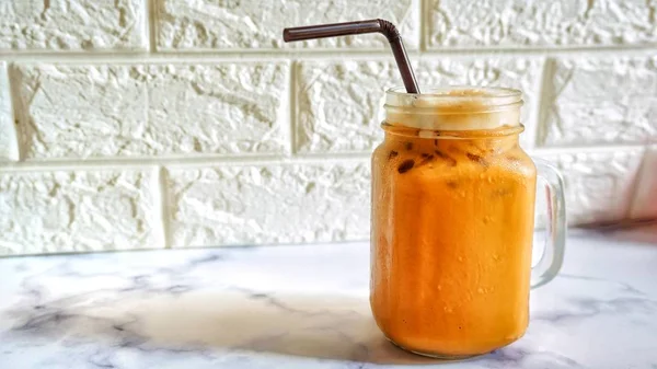 Glass Thai Iced Tea — Stock Photo, Image