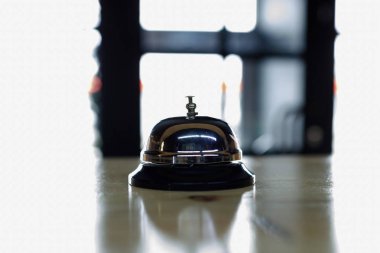 Bir kafede garson için arayın.