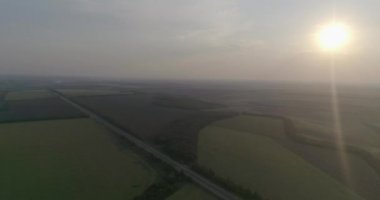 Alanlar ve otoyol üzerinde uçuş