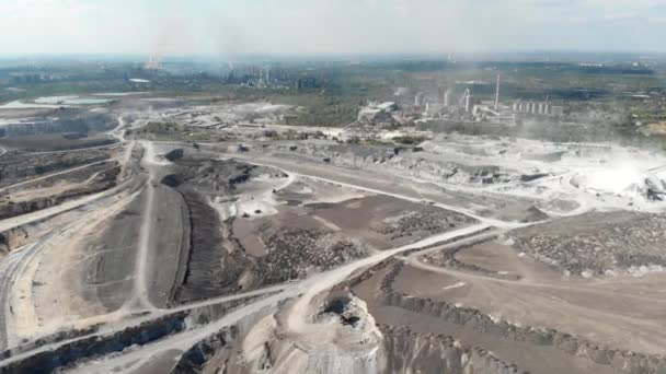 Bergbau Von Bodenmineralien Der Prozess Der Gewinnung Fester Flüssiger Und — Stockvideo