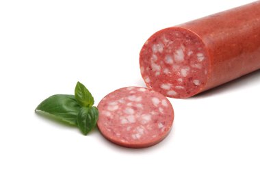 Fesleğen ile beyaz izole sosis