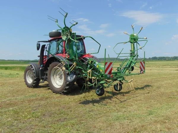 Trekker Krone Gemonteerde Roterende Tedder Met Zes Rotors — Stockfoto