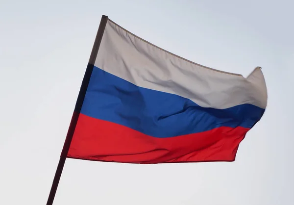 Bandera Rusia Ondeando Viento Contra Cielo — Foto de Stock