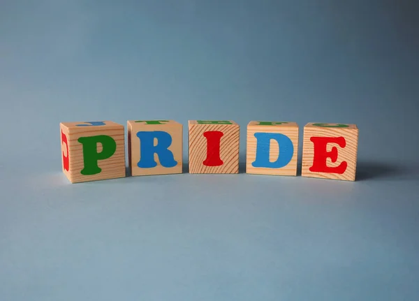 Trä Alfabetet Abc Toy Blocks Med Texten Pride Isolerade Barn — Stockfoto