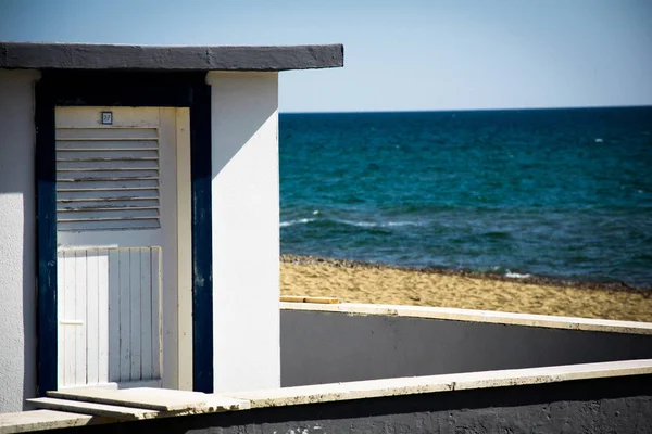 Mare Primavera Inizio Della Stagione Primo Caldo Spiaggia Vuota Una — Foto Stock