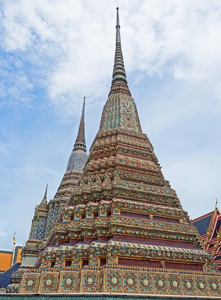 Close up Colorful Antique Pagoda at Wat Pho Temple in Bangkok Th — Stock Photo, Image