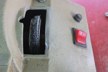 İş parçasının düzgünlüğünü artırmak ve parlaklık eklemek için metal kesme bıçaklarının kesilmesinden geçirilen metal yuvarlama parametreleri