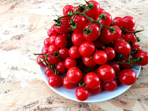 Cherry Tomatoes White Plate Wood Background — Stock Photo, Image