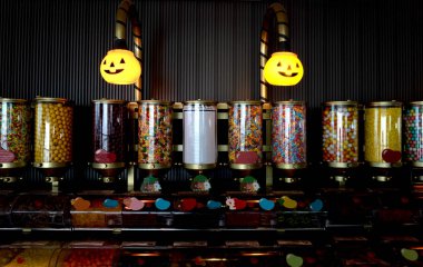 Cadılar Bayramı Şeker Dükkanı