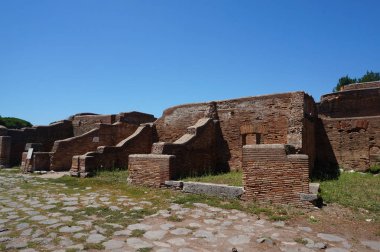 Ostia Antica antik kenti ticari binaları. Roma - İtalya