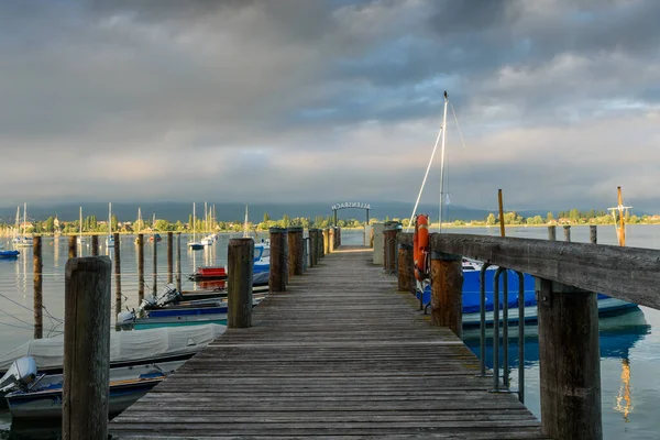 Джетти Лодками Утреннем Свете Алленсбах Боденское Озеро Фельцберг Германия — стоковое фото