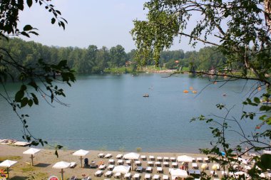 Altay Dağları'ndaki Aya Gölü manzarası