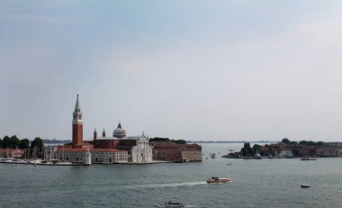 İtalya. Venezia. Hentbol kanalında Walk.