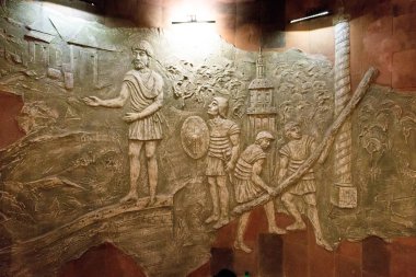 şaraphane de bas heykeller