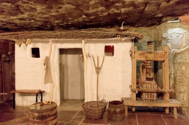 geleneksel Moldova lı unsurlar