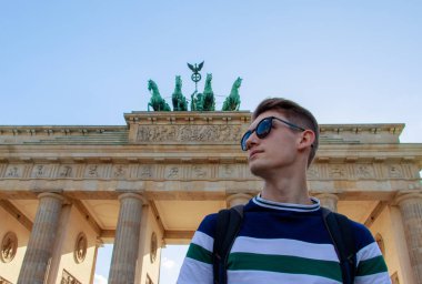 Genç ve güzel bir çocuk portre