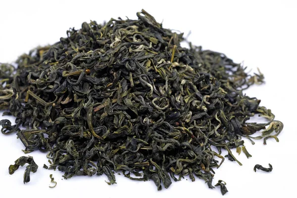 Suchý Zelený Čaj Listy Bílém Pozadí Zelený Čínský Čaj Zblízka — Stock fotografie