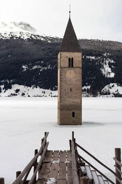 Campanario Lago Reschen Invierno — Foto de Stock