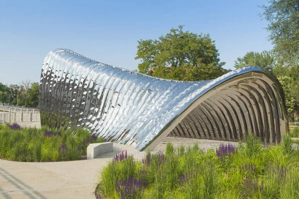 Polonya, aşağı Silezya, Wroclaw, NEF heykel Daliowa Island, öğleden sonra ışık