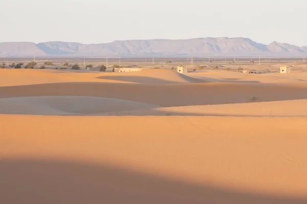 Marokko, merzouga, erg chebbi Dünen bei Sonnenaufgang — Stockfoto