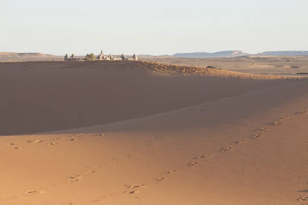 Marokko, Merzouga, erg Chebbi duinen bij zonsopgang — Stockfoto