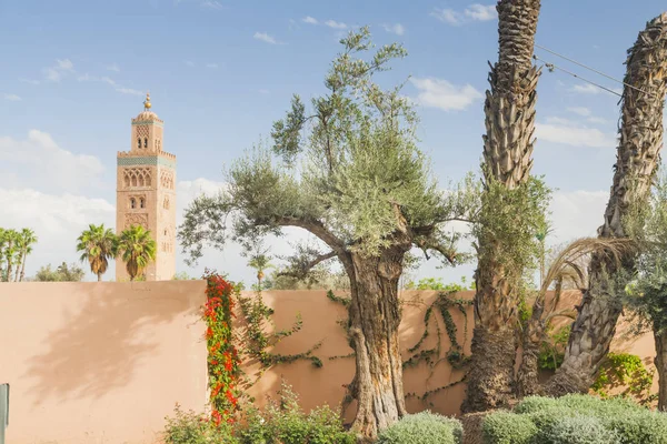 Marruecos, Marrakech, Koutubia Mezquita Minarete — Foto de Stock