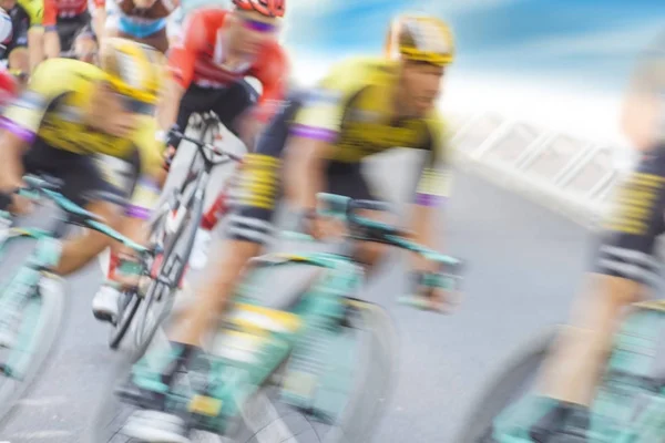 Grupp av cyklist under ett lopp — Stockfoto