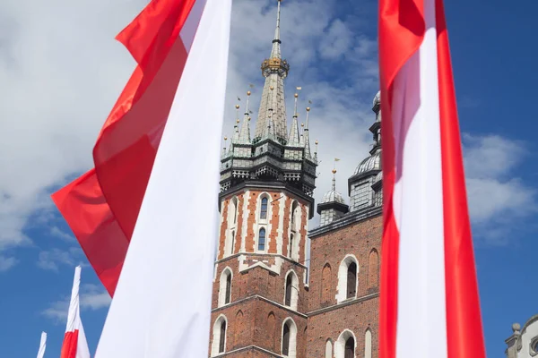 Flags Poland Krakow Main Market Virgin Mary Church Sunlit — Stock Photo, Image