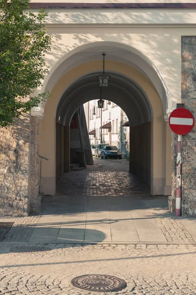 Polónia Malopolska Menor Polónia Gorlice Market Square Gateway Luz Sol — Fotografia de Stock