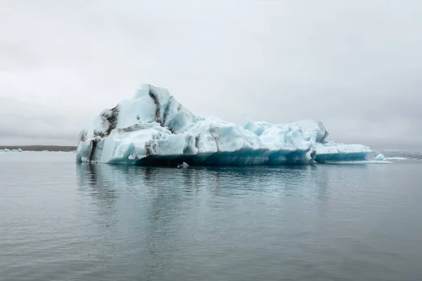 Jokulsarlon 冰川泻湖的冰山来自 Vatnajokull 欧洲最大的冰川 — 图库照片