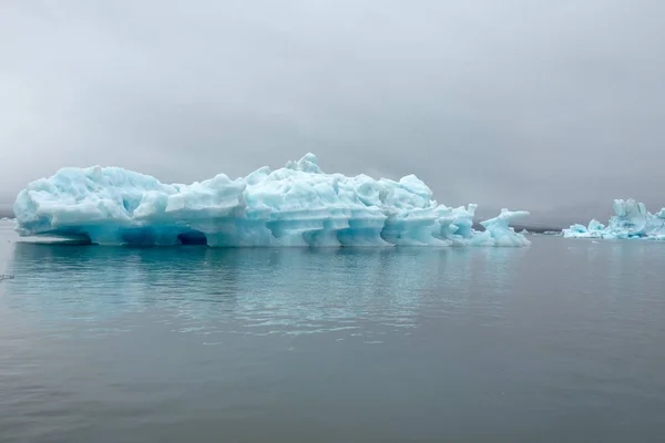 Jokulsarlon 冰川泻湖的冰山来自 Vatnajokull 欧洲最大的冰川 — 图库照片