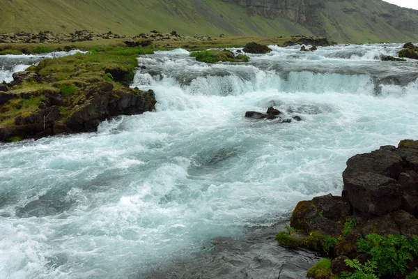 Γρήγορη Συγκινητικός Ρυάκι Στην Ισλανδία — Φωτογραφία Αρχείου