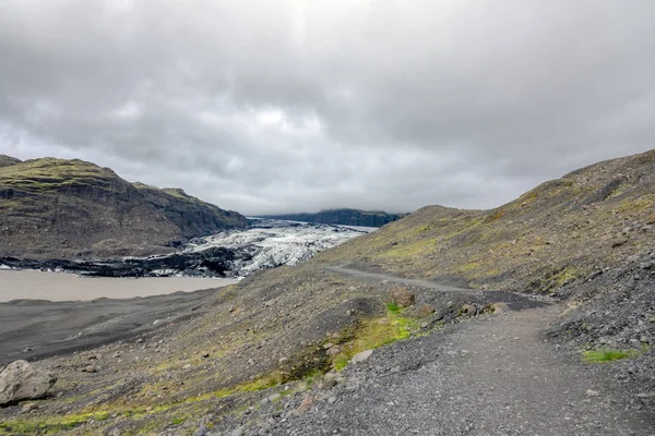 Solheimajokull 是冰岛南部米达尔斯冰原冰川的冰川 Tounge — 图库照片