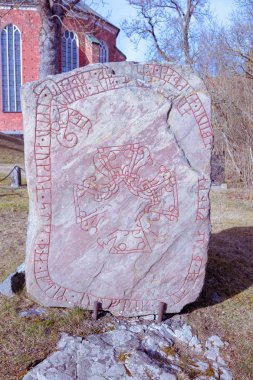 Strangnas cemetary runestone yaklaşık 1000 A. D tarihli.