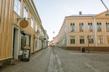 Eksjo, smaland, İsveç-18 Ocak 2019: Eksjo, İsveç'in güneyinde, kırmızı renklerde bazı eski evleri olan bir şehirdir.