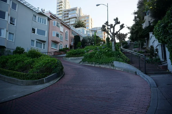 San Francisco 'daki Lombard Caddesi.