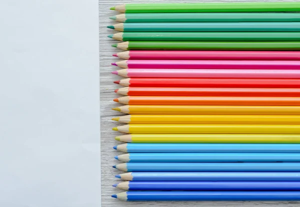 Nástroje Pro Kreslení Papírnictví Umělecké Pracoviště Barvy Tužky Prázdný Papír — Stock fotografie