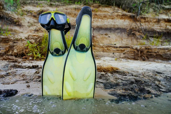 Vinnen Met Een Masker Het Water Duiken Het Eiland — Stockfoto