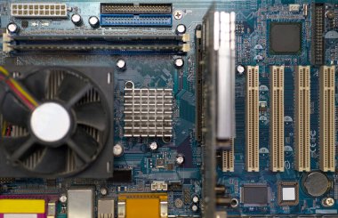Soğutma vantilatörlü bilgisayar anakart, yakın çekim