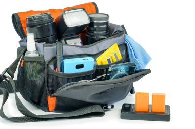 Fotoğraf seti, aksesuarlı fotoğraf çantası: lensler, şarj aleti, temizlik seti, filtre.