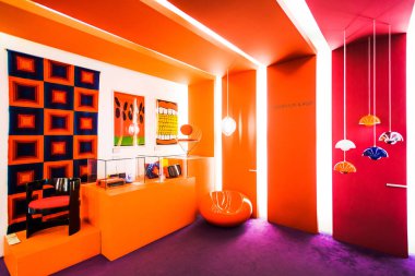 Copenhagen, Danimarka - 05 Mayıs 2018: Danca ünlü Danimarkalı tasarımcıların eserleri görüntülenmesi, tüm mobilya Danimarka'da 20. yüzyılda yapılan veritabanını barındıran Müzesi Sanat ve tasarım (Dekoratif Sanat Müzesi)