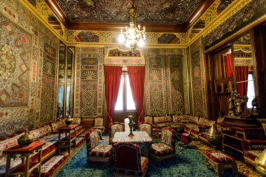 Sinaia, Romanya - 20 Ağustos 2014: Karpat Dağları, 1873 ve 1914 arasında kral Carol ı. Türk beyler için bir oda kullanılan Salon için inşa edilmiş güzel Neo-Rönesans Peles Sarayı kale iç