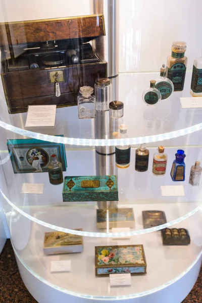 Köln, Almanya - 23 Eylül 2016:4711 marka mağaza, eski ünlü Köln parfüm alışveriş Eau de Köln Murer ve Wirtz tarafından