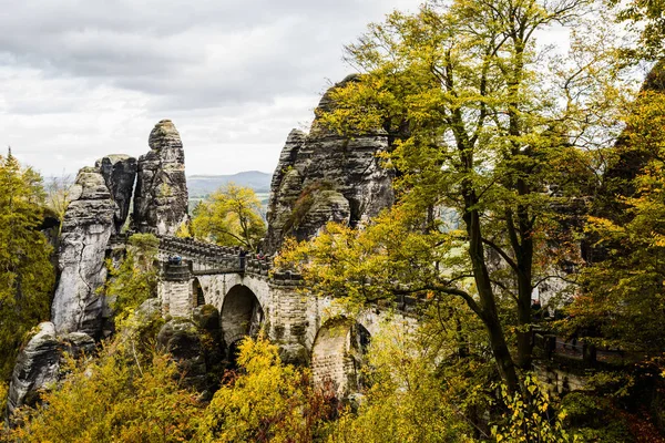 Bastei köprüsü, Elbe Kumtaşı dağları, Sakson İsviçre Natio