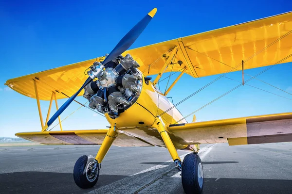 Sportovní Letadlo Dráze Připraven Pro Vzlétnout — Stock fotografie
