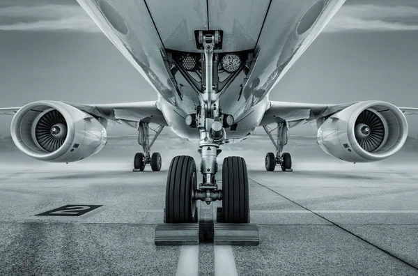 Landingsgestel Van Een Moderne Vliegtuig — Stockfoto