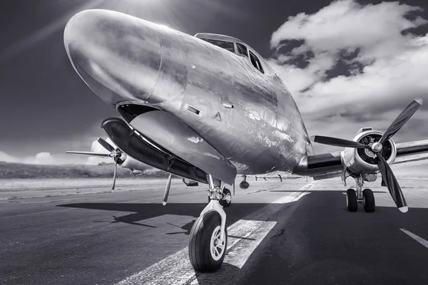 Historiska Flygplan Startklar Bana — Stockfoto