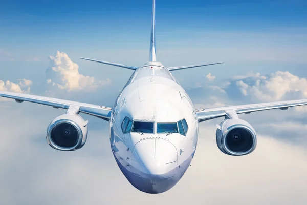 Avião Moderno Sobre Nuvens — Fotografia de Stock