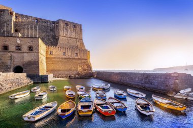 castel dellovo in napoli, İtalya